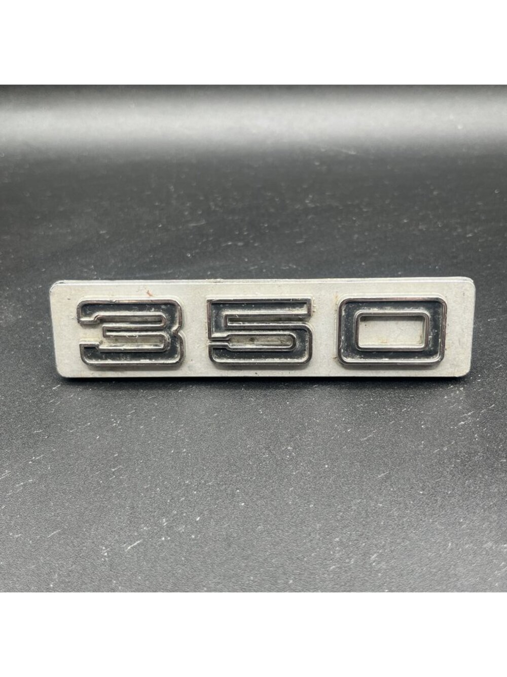 1973 1974 350 Chevrolet Truck Grill Emblem GM 328622 Sierra Cheyenne GMC ✅